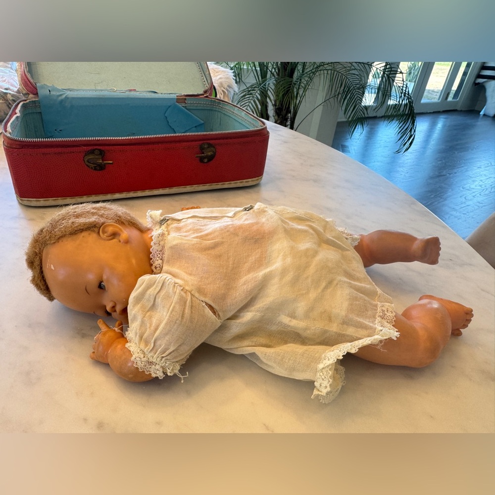 Vintage 1960s Mattel Tiny Thumbelina Doll plus her outfits & She Still Works! - Picture 6 of 17